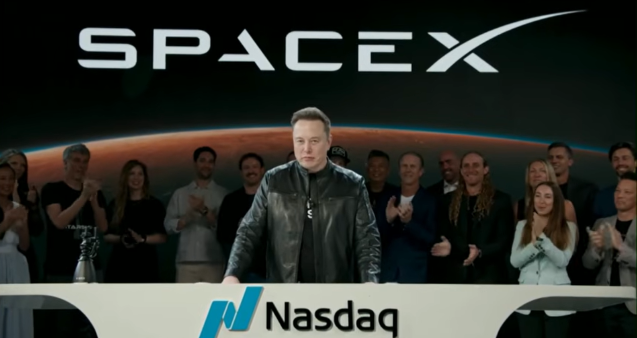 Elon Musk se torna o primeiro trilionário da história após IPO histórico da SpaceX