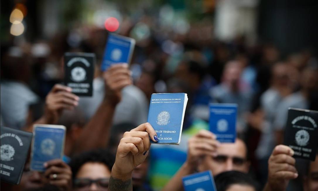A inteligência artificial está substituindo empregos ou criando uma nova economia?