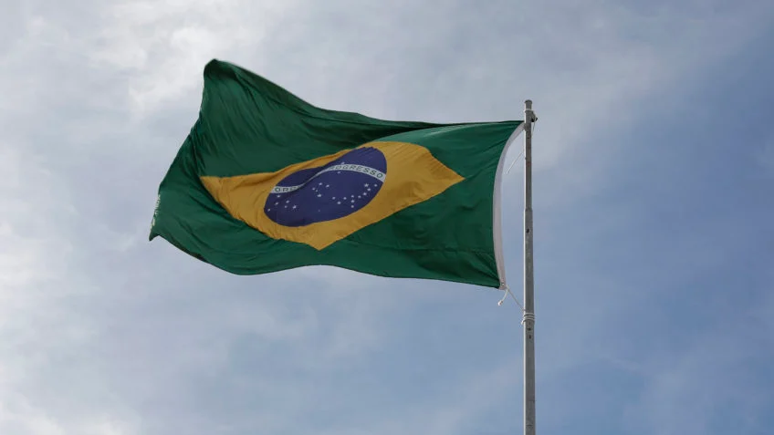 Brasil mantém maior juro real do mundo, diz pesquisa